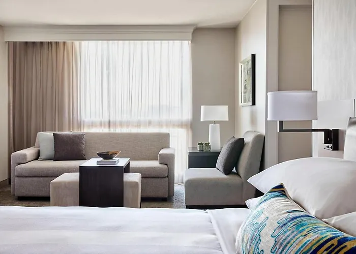 Corner King Room