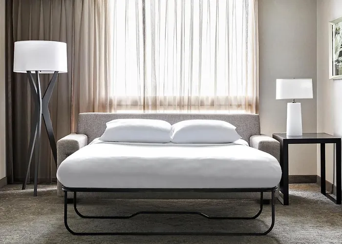 Corner King Room